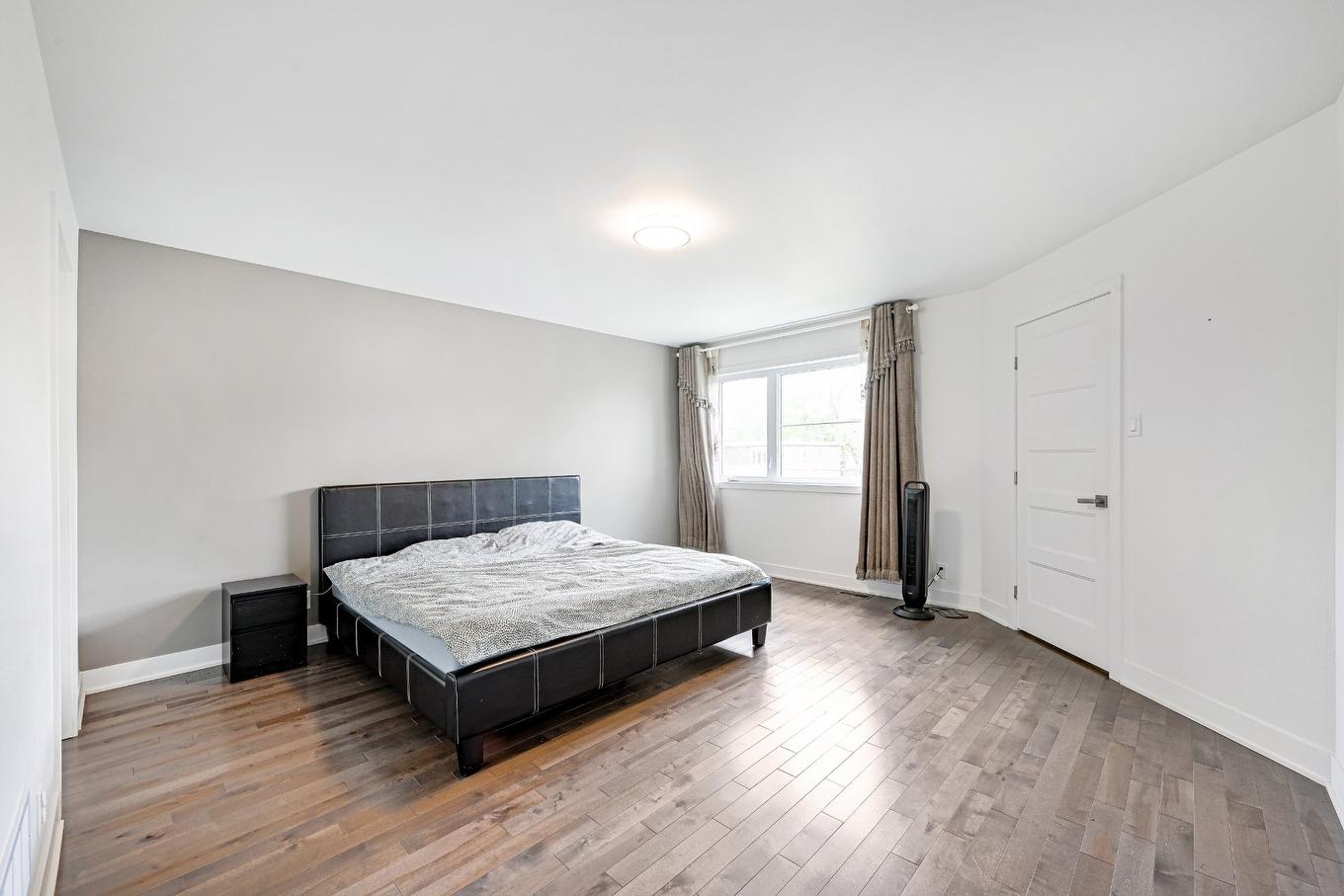 Primary bedroom - 288 Rue Chambly, Longueuil (Greenfield Park), QC - Indoor Photo Showing Bedroom