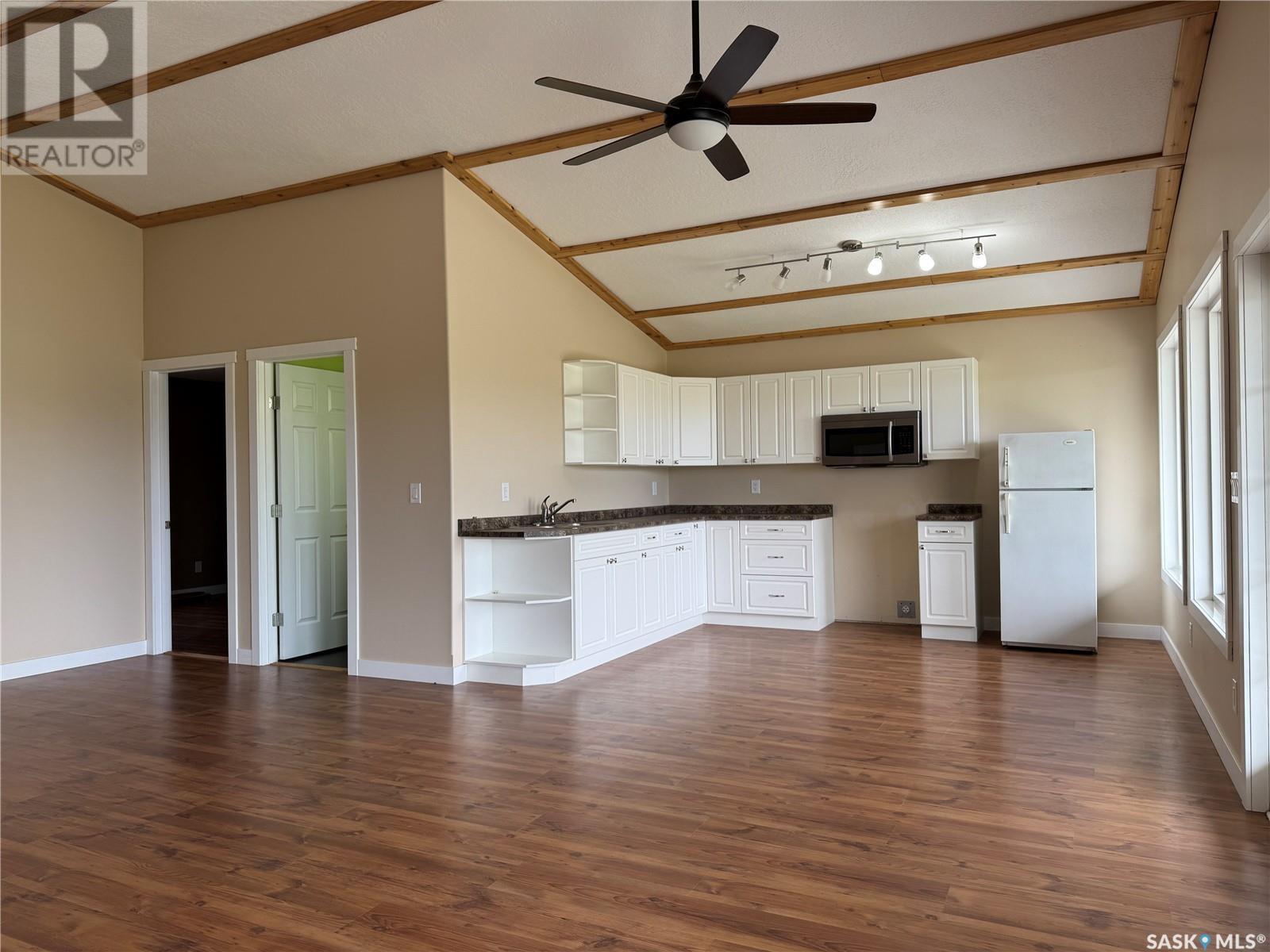 612 Westview Drive S, Leslie Beach, SK - Indoor Photo Showing Kitchen