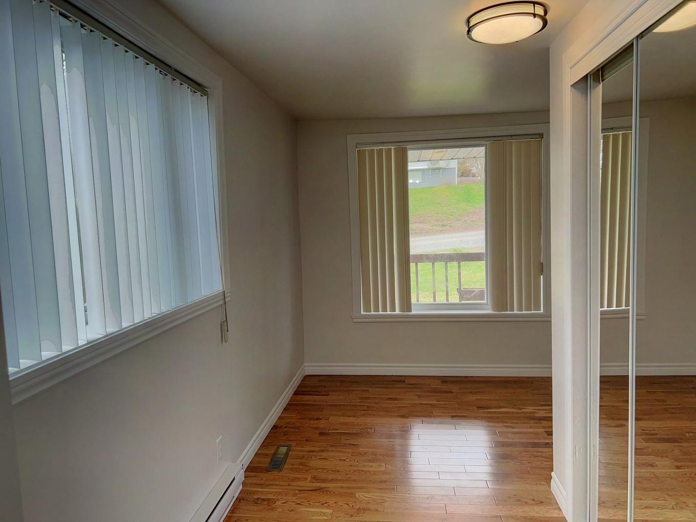 Chambre à coucher - 34 Rue De Vimy, New Carlisle, QC - Indoor Photo Showing Other Room