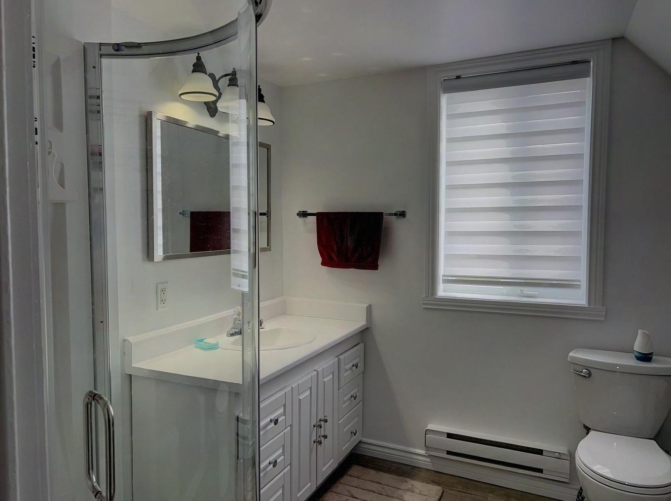 Salle de bains - 34 Rue De Vimy, New Carlisle, QC - Indoor Photo Showing Bathroom