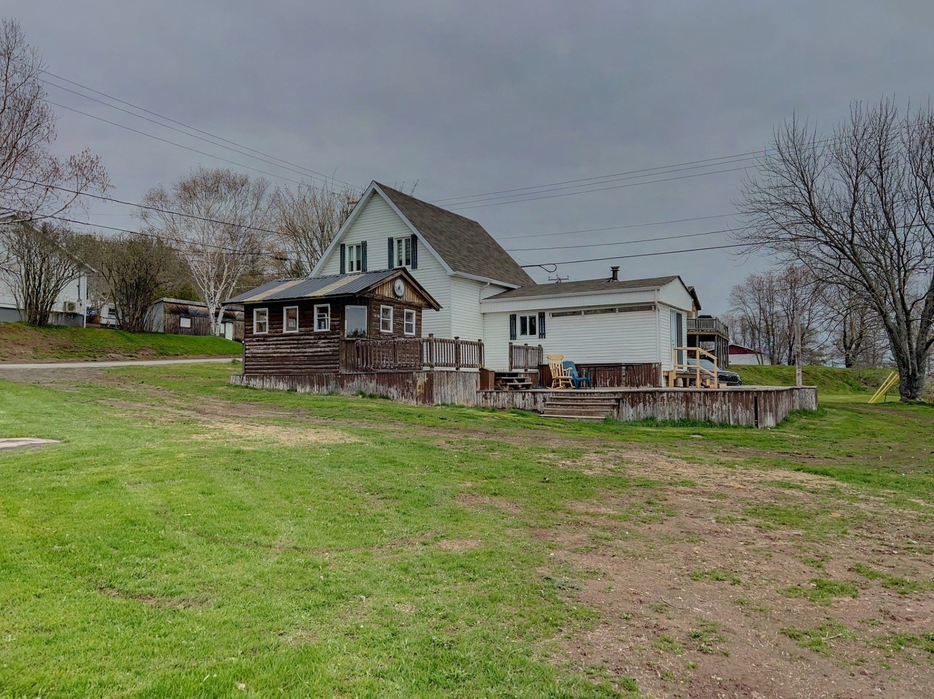 Face arrière - 34 Rue De Vimy, New Carlisle, QC - Outdoor With Deck Patio Veranda