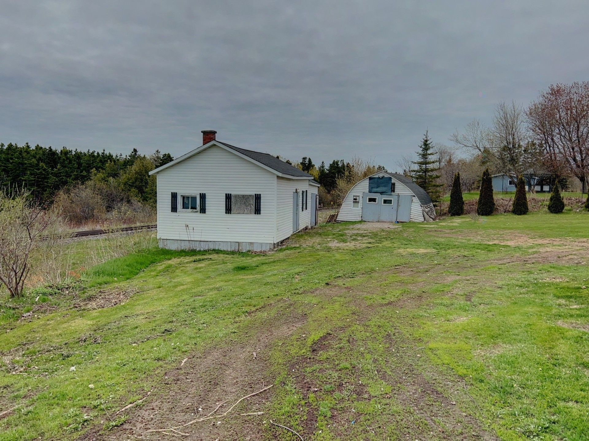 Garage - 34 Rue De Vimy, New Carlisle, QC - Outdoor