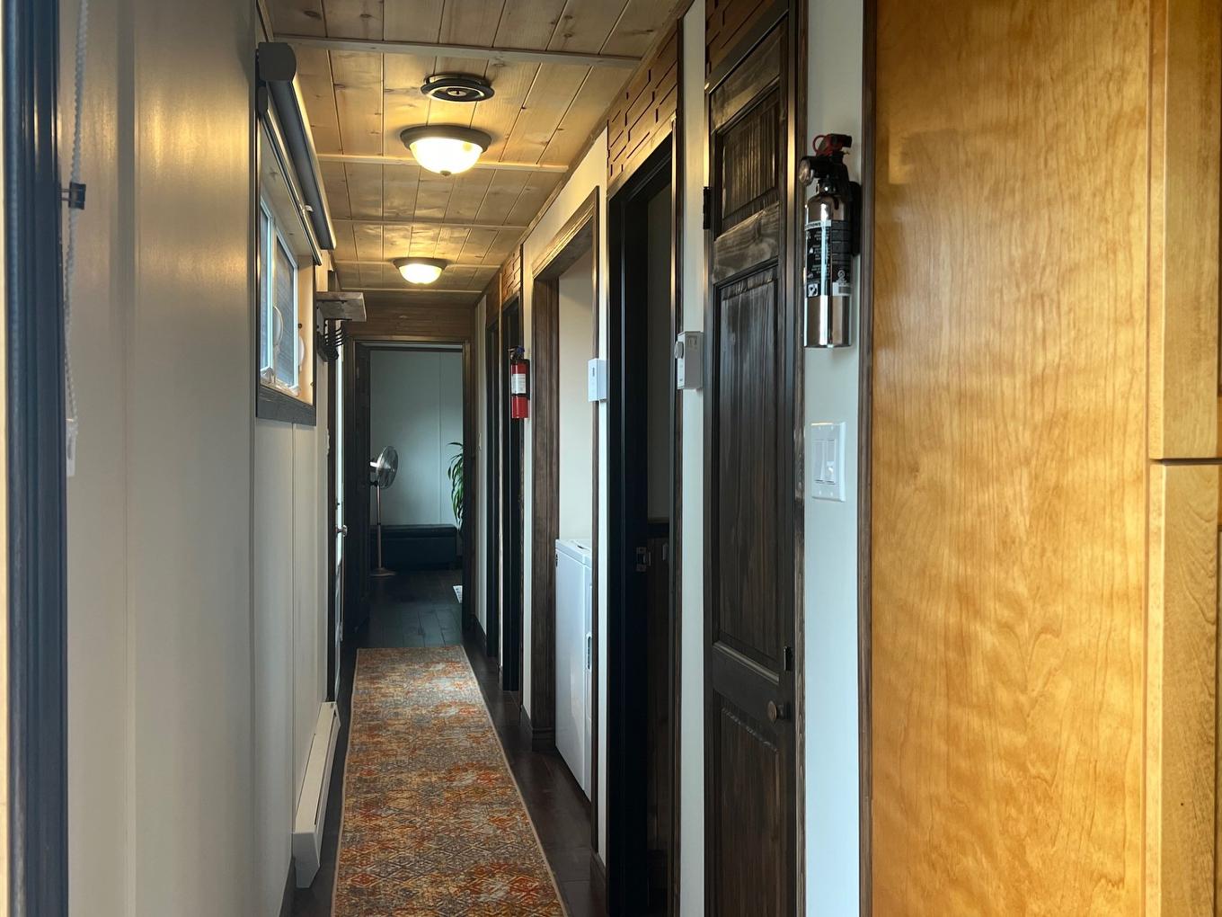 Corridor - 17 Rue Dollard, Ville-Marie, QC - Photo Showing Other Room