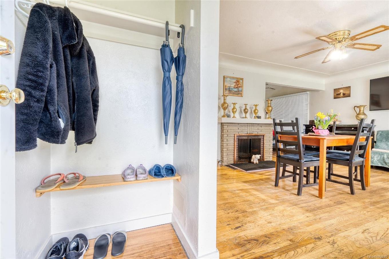 3054 Donald St, Saanich, BC