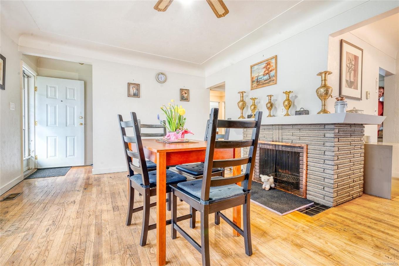 3054 Donald St, Saanich, BC