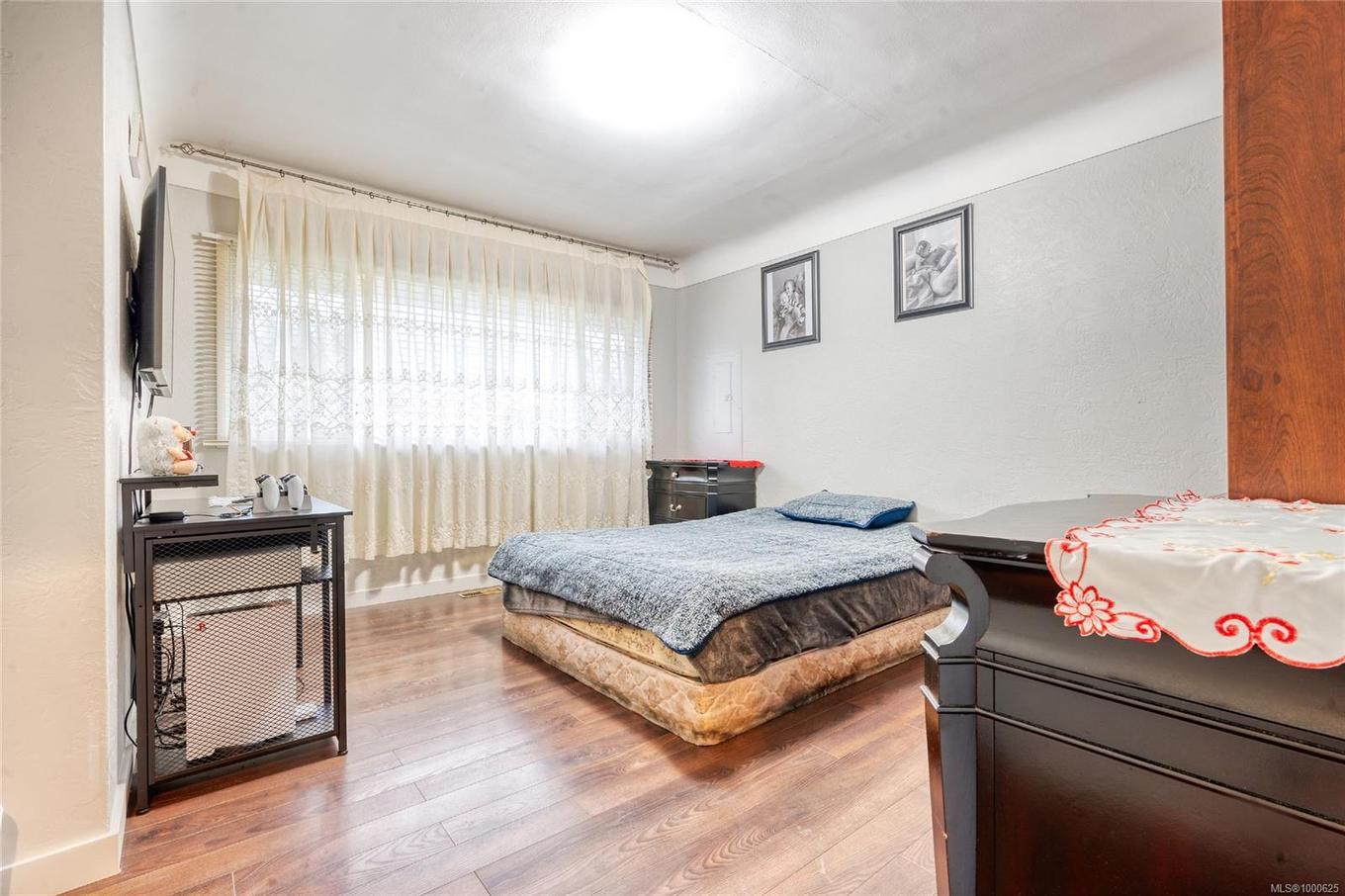 3054 Donald St, Saanich, BC