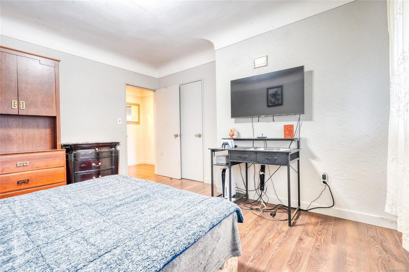 3054 Donald St, Saanich, BC