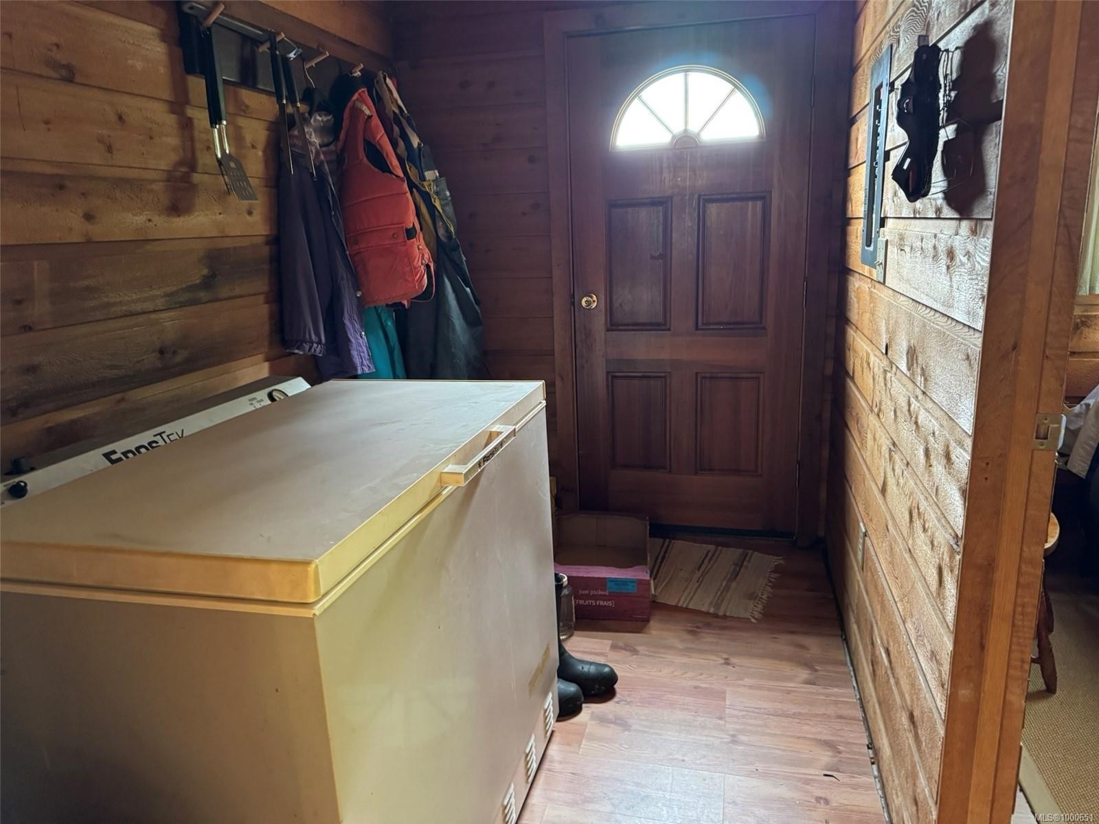 V906829 Echo Bay, See Remarks, BC