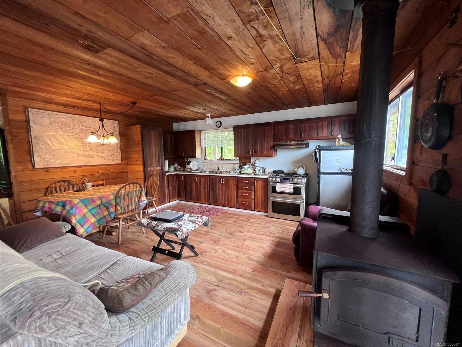 V906829 Echo Bay, See Remarks, BC