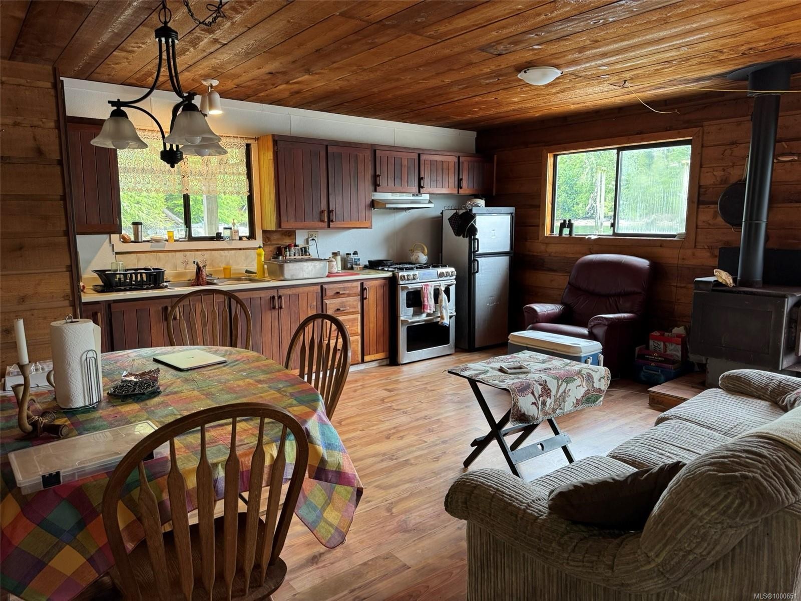 V906829 Echo Bay, See Remarks, BC