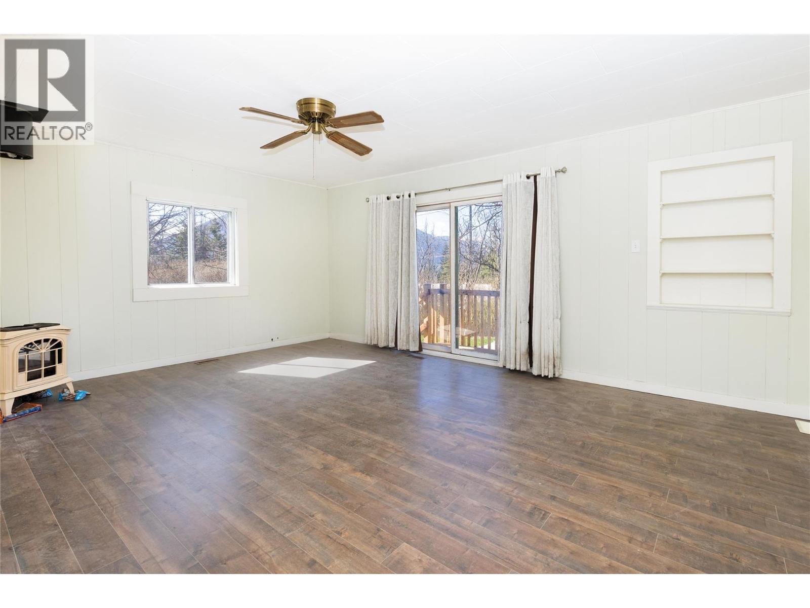 4251 Mikkelson Frontage Road, Tappen, BC - Indoor Photo Showing Other Room