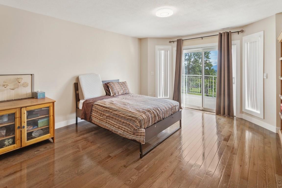 1047 Westview Road, Wynndel, BC - Indoor Photo Showing Bedroom
