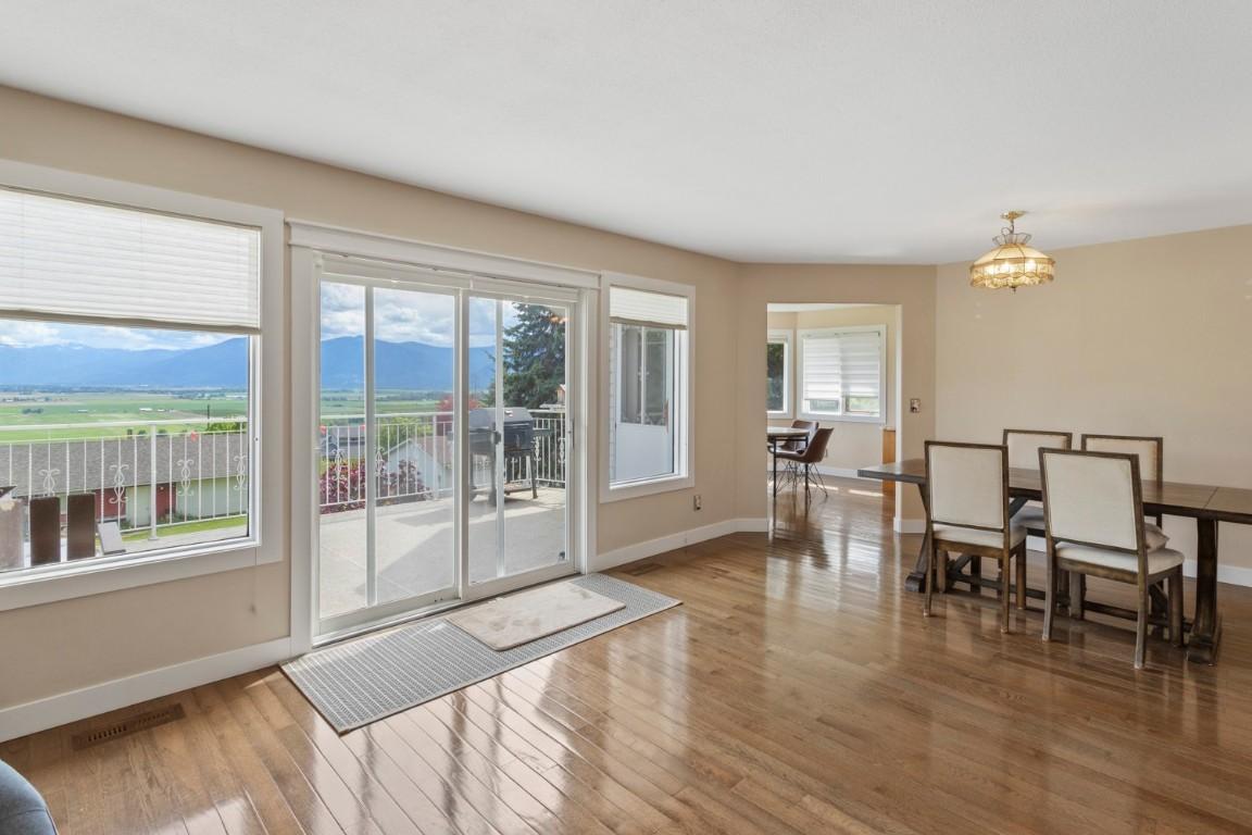 1047 Westview Road, Wynndel, BC - Indoor