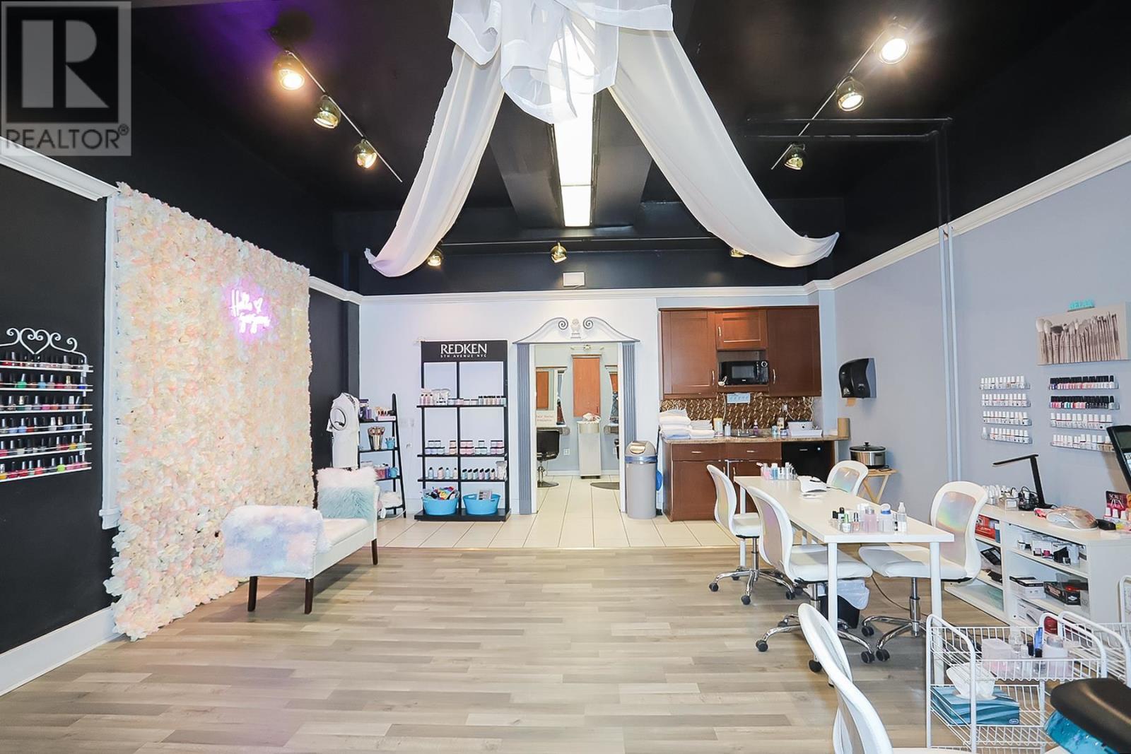 508-512 Queen St E, Sault Ste. Marie, ON