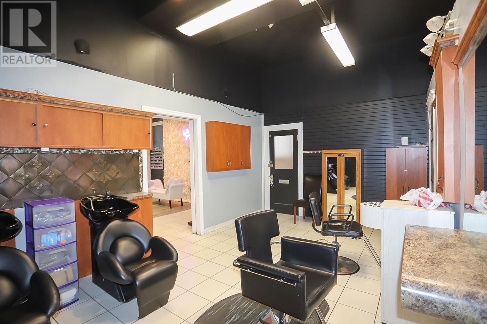 508-512 Queen St E, Sault Ste. Marie, ON