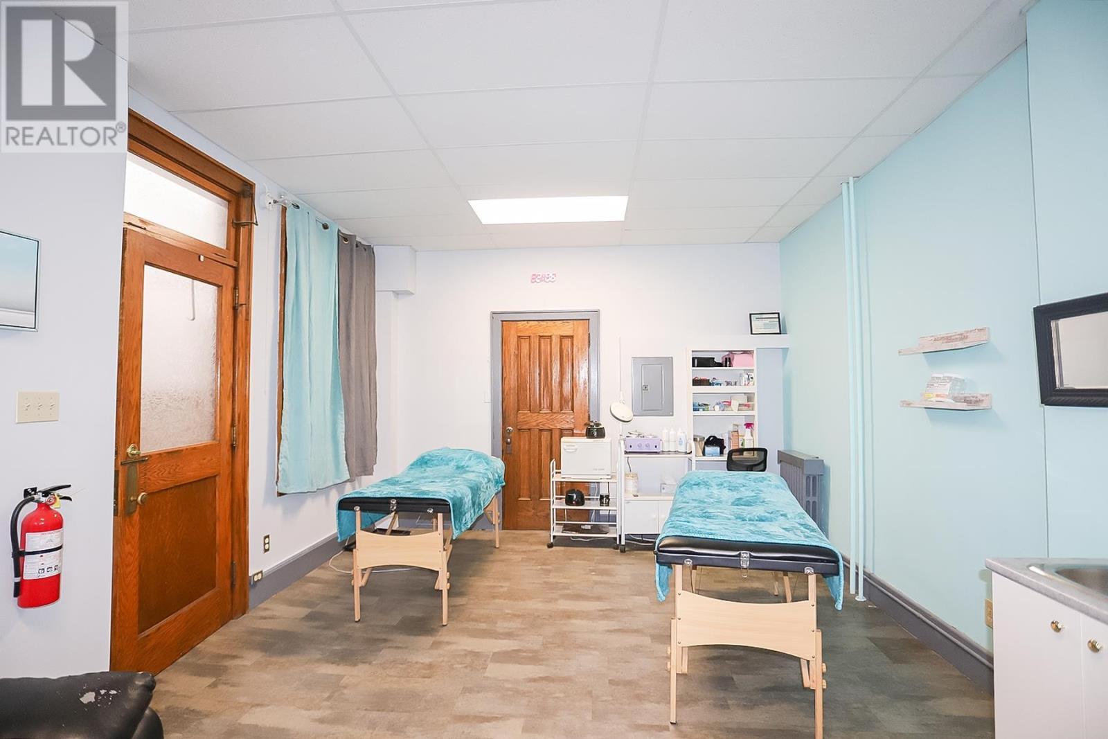 508-512 Queen St E, Sault Ste. Marie, ON