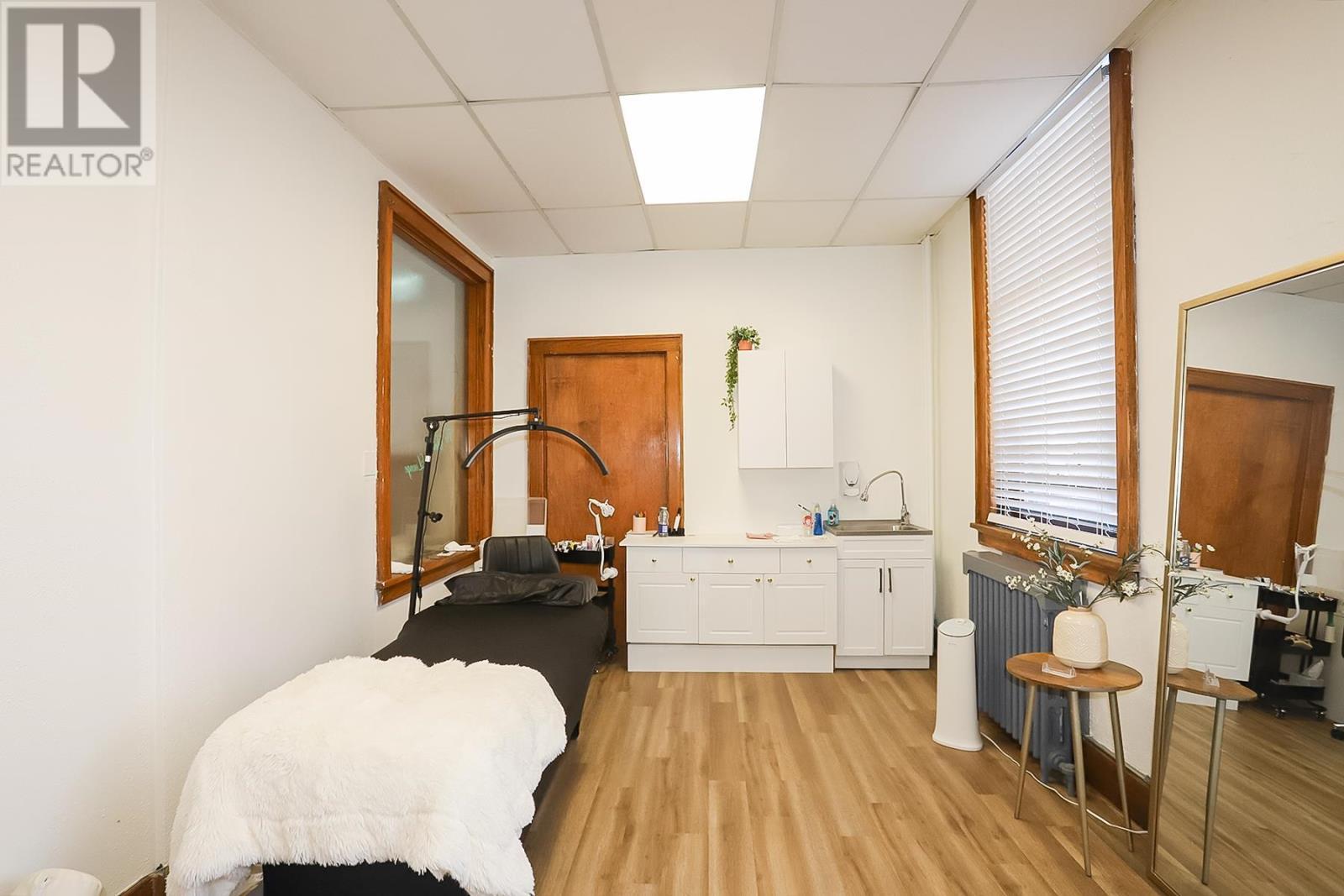 508-512 Queen St E, Sault Ste. Marie, ON