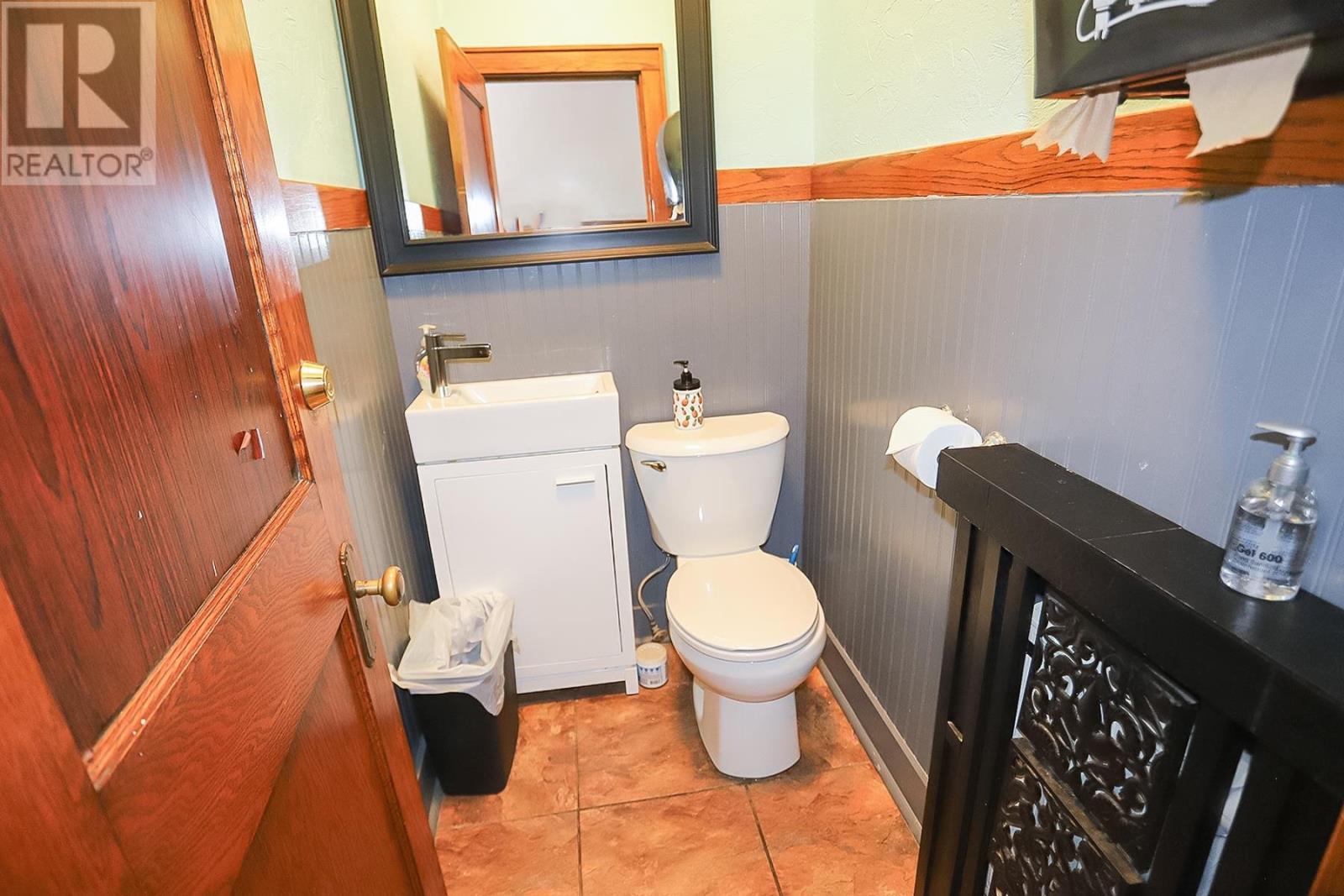 508-512 Queen St E, Sault Ste. Marie, ON