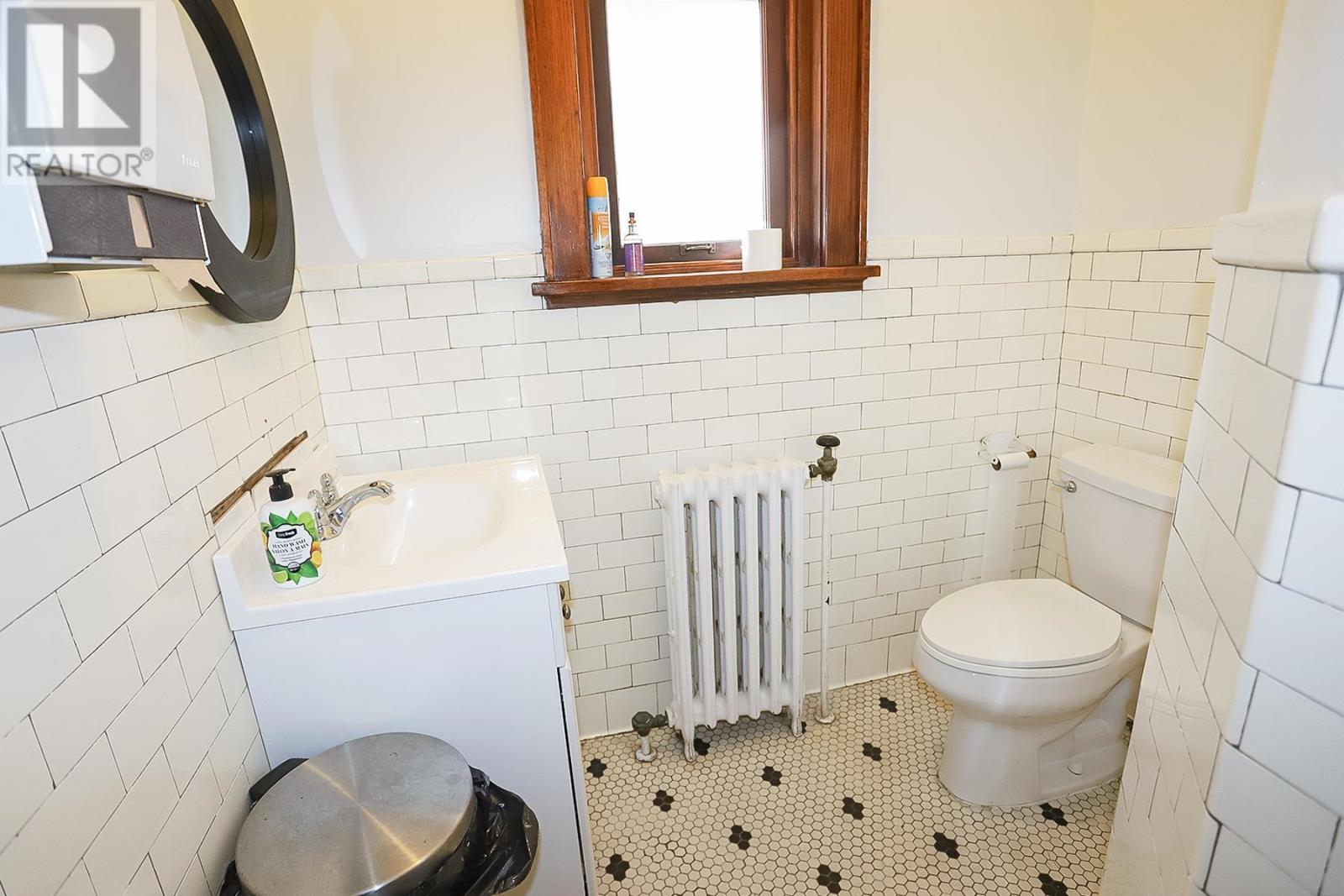 508-512 Queen St E, Sault Ste. Marie, ON