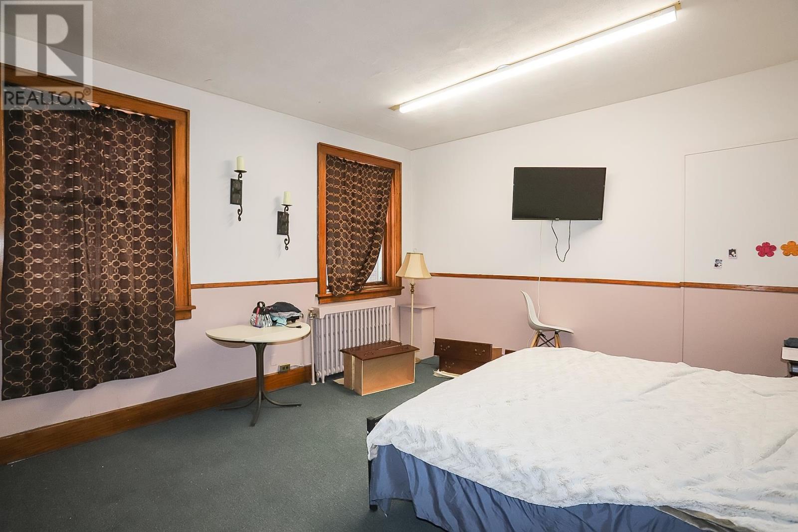 508-512 Queen St E, Sault Ste. Marie, ON