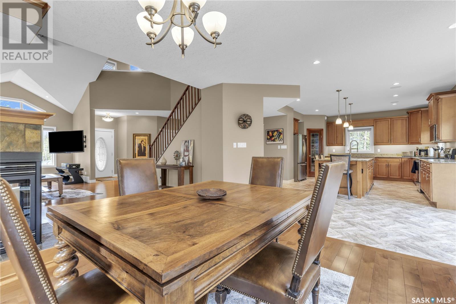 Estates Drive, Elk Ridge, SK - Indoor Photo Showing Dining Room