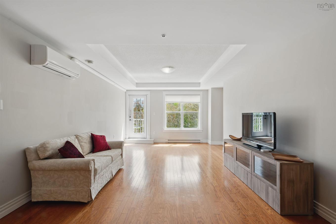 305 476 Main Street, Mahone Bay, NS