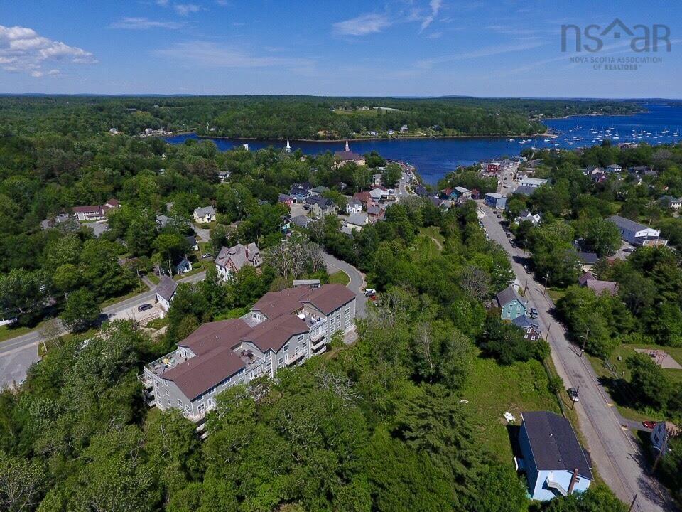 305 476 Main Street, Mahone Bay, NS