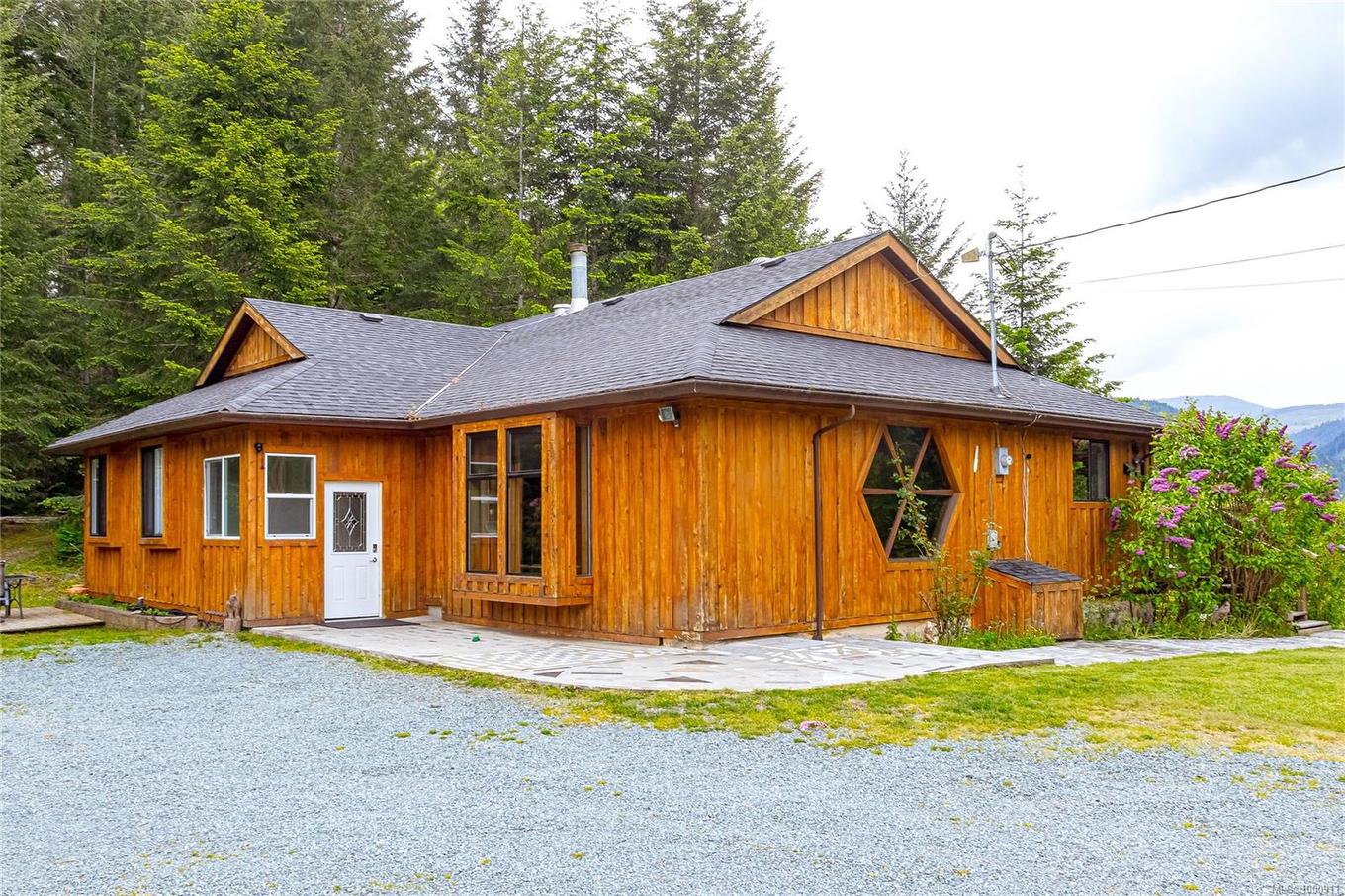 5982 Mayo Rd, Lake Cowichan, BC