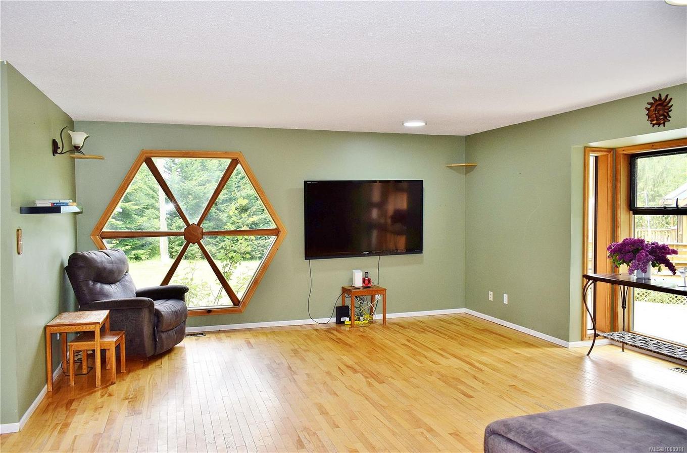 5982 Mayo Rd, Lake Cowichan, BC