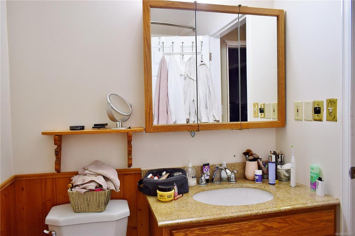 5982 Mayo Rd, Lake Cowichan, BC