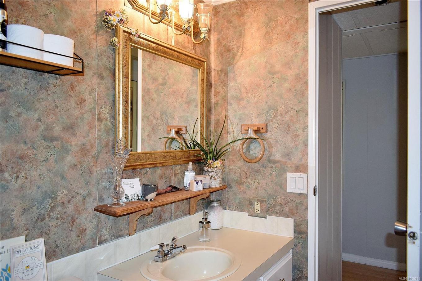 5982 Mayo Rd, Lake Cowichan, BC