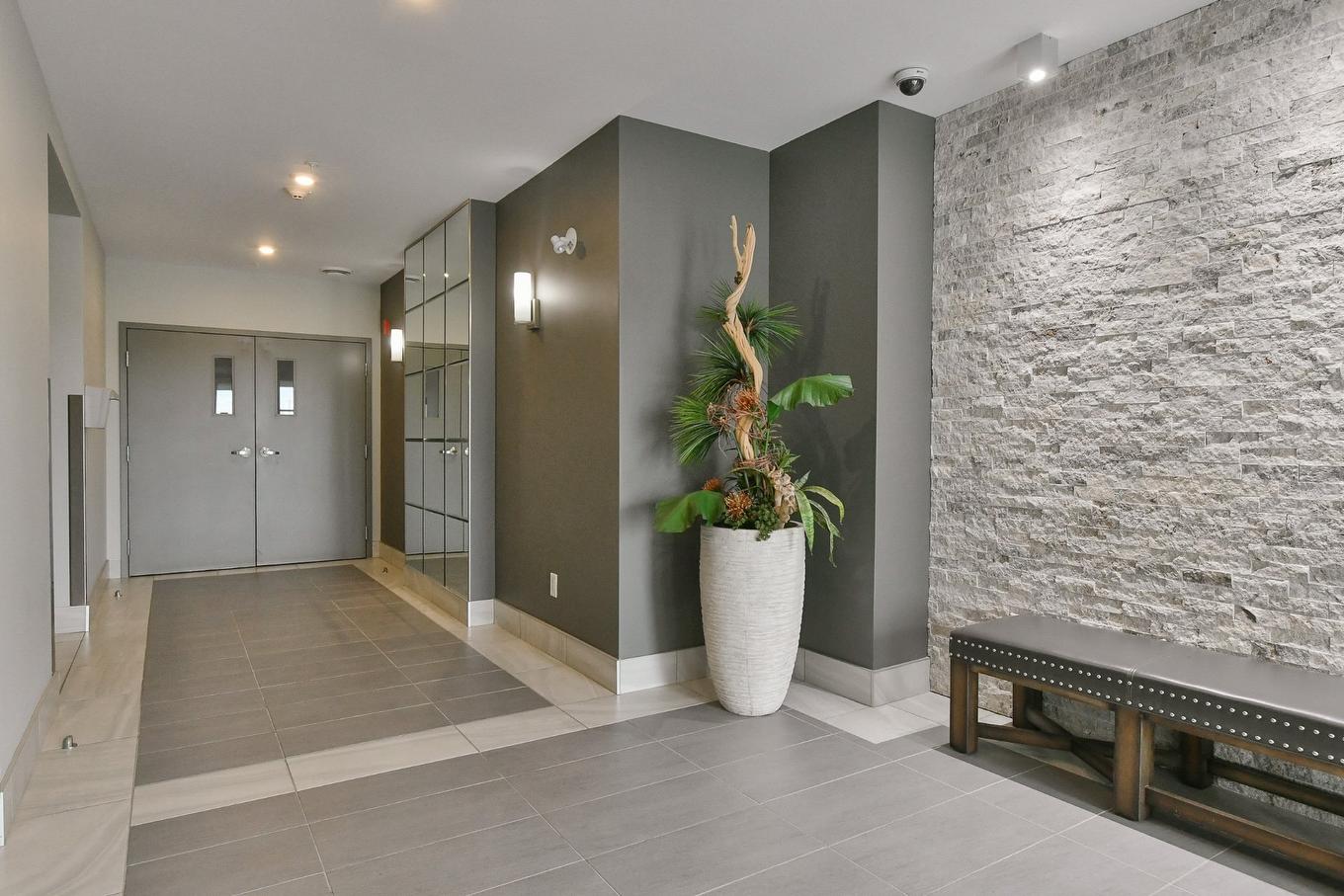 Exterior entrance - 104-14430 Rue Roger-Thomas, Mirabel, QC - Indoor Photo Showing Other Room