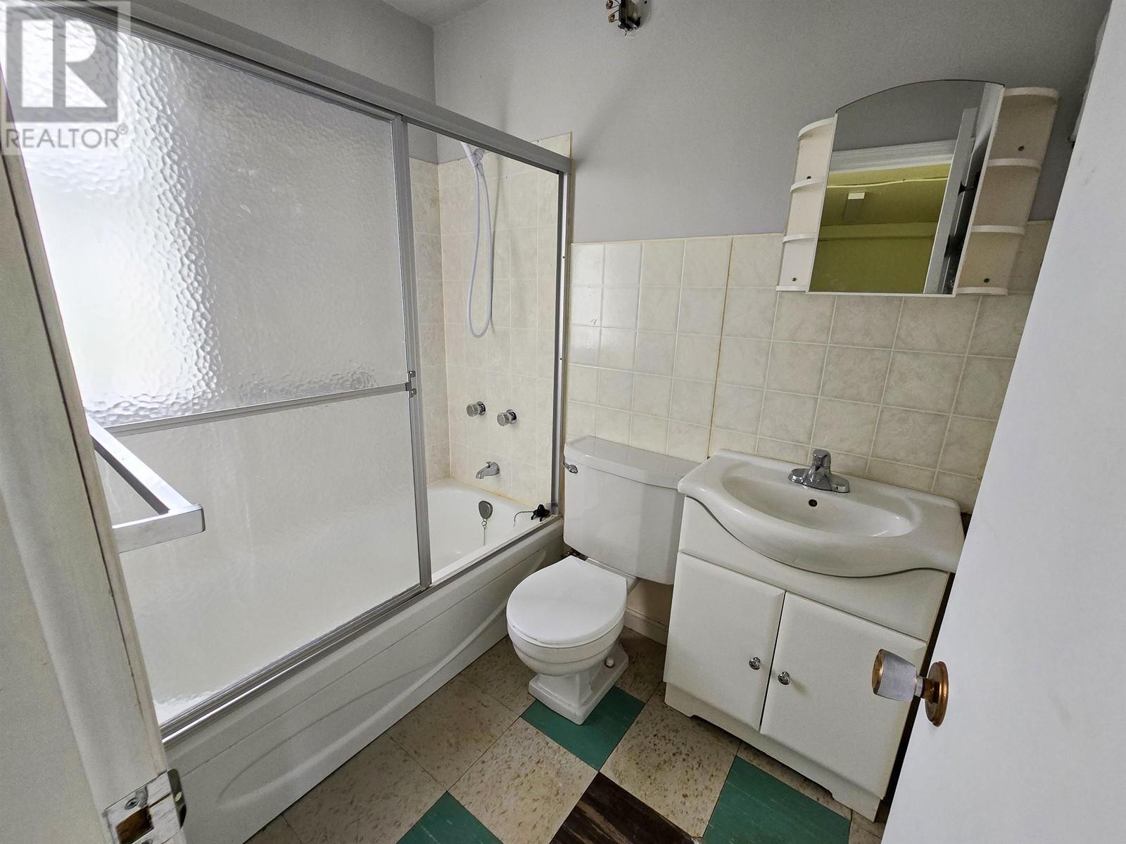 99 Mallard Street, Kitimat, BC - Indoor Photo Showing Bathroom