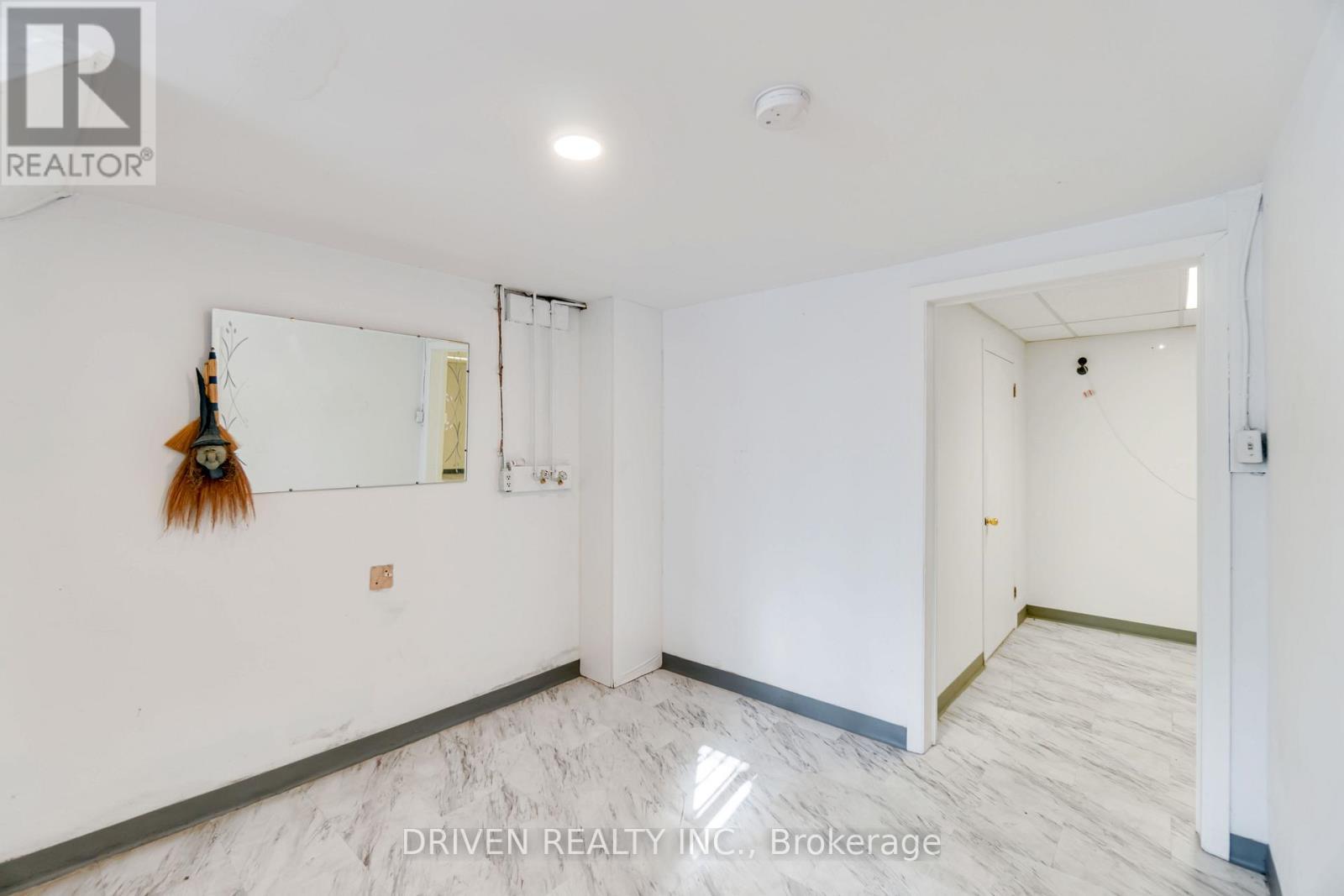 1266 Walkley Road, Ottawa, ON - Indoor Photo Showing Other Room