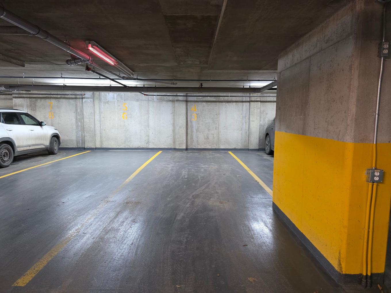 Garage - 307-4715 Rue D'Angora, Terrebonne (Terrebonne), QC