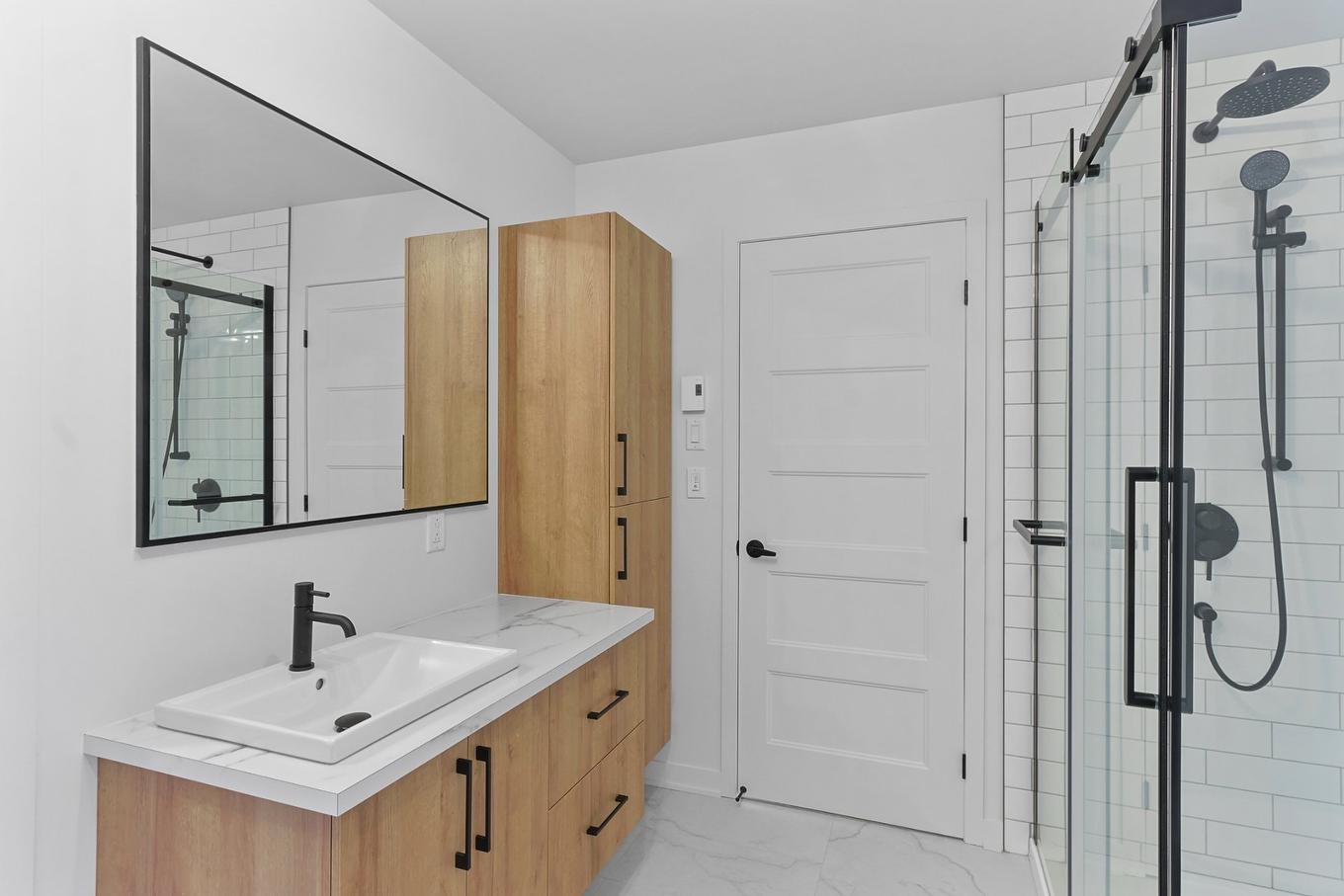 Salle de bains - 247 Rue De La Barrière, Salaberry-De-Valleyfield, QC - Indoor Photo Showing Bathroom