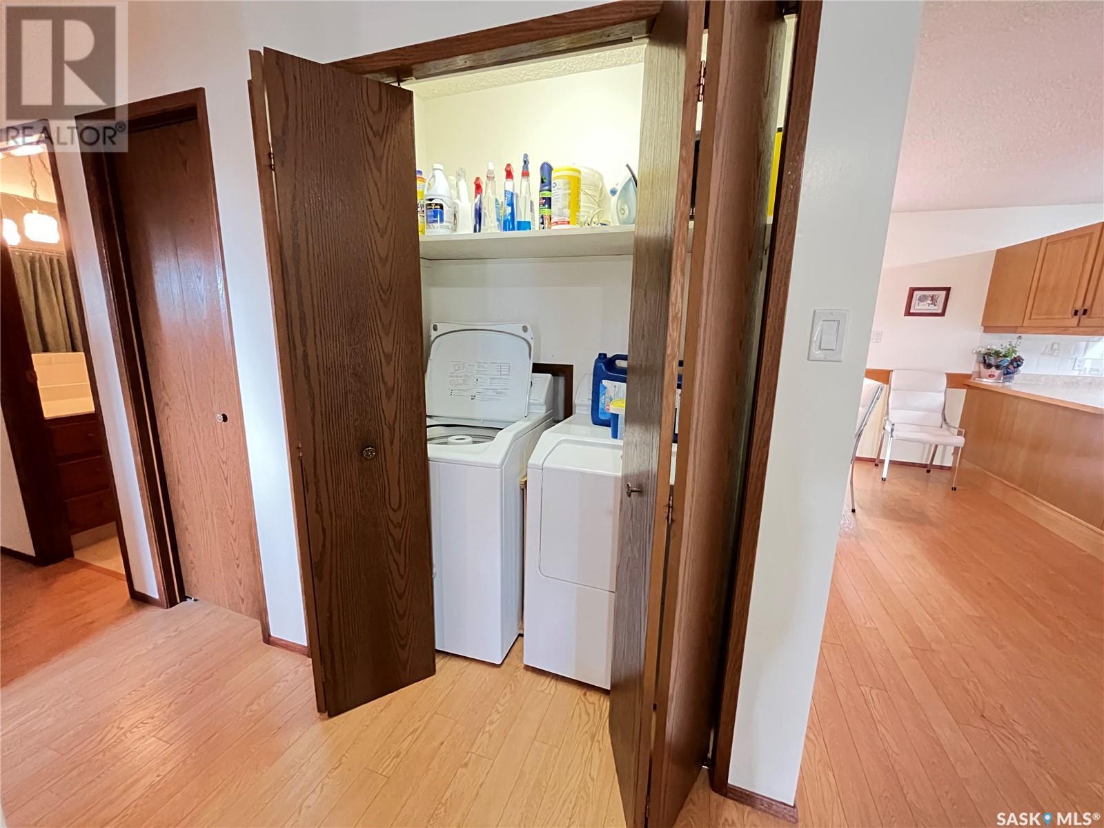 12 Chinook Place, Maple Creek, SK - Indoor Photo Showing Laundry Room