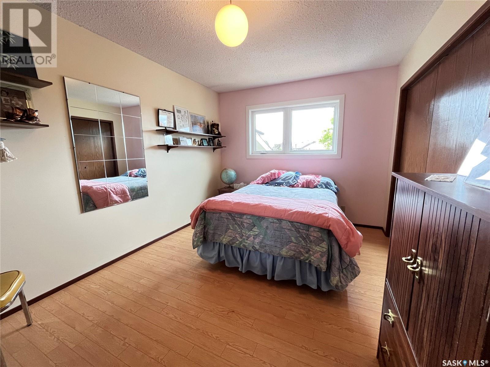 12 Chinook Place, Maple Creek, SK - Indoor Photo Showing Bedroom