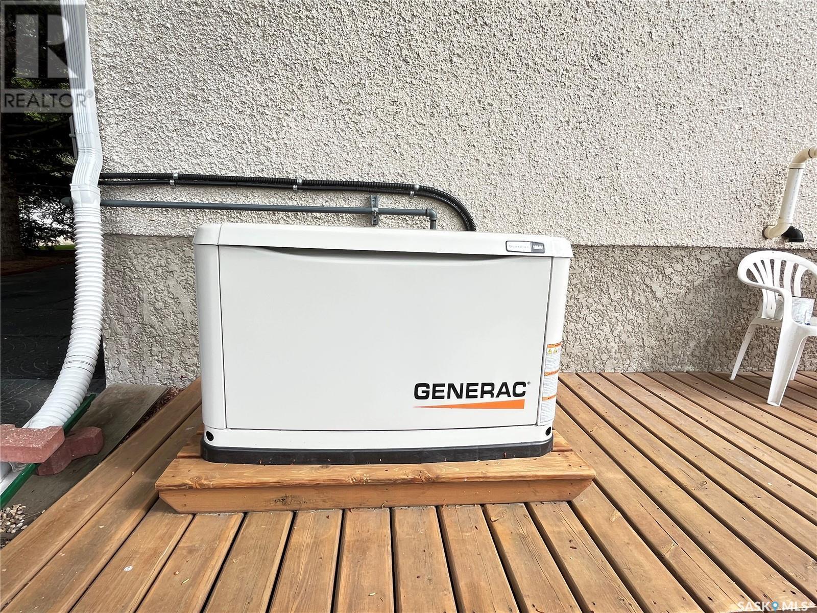 12 Chinook Place, Maple Creek, SK - Outdoor