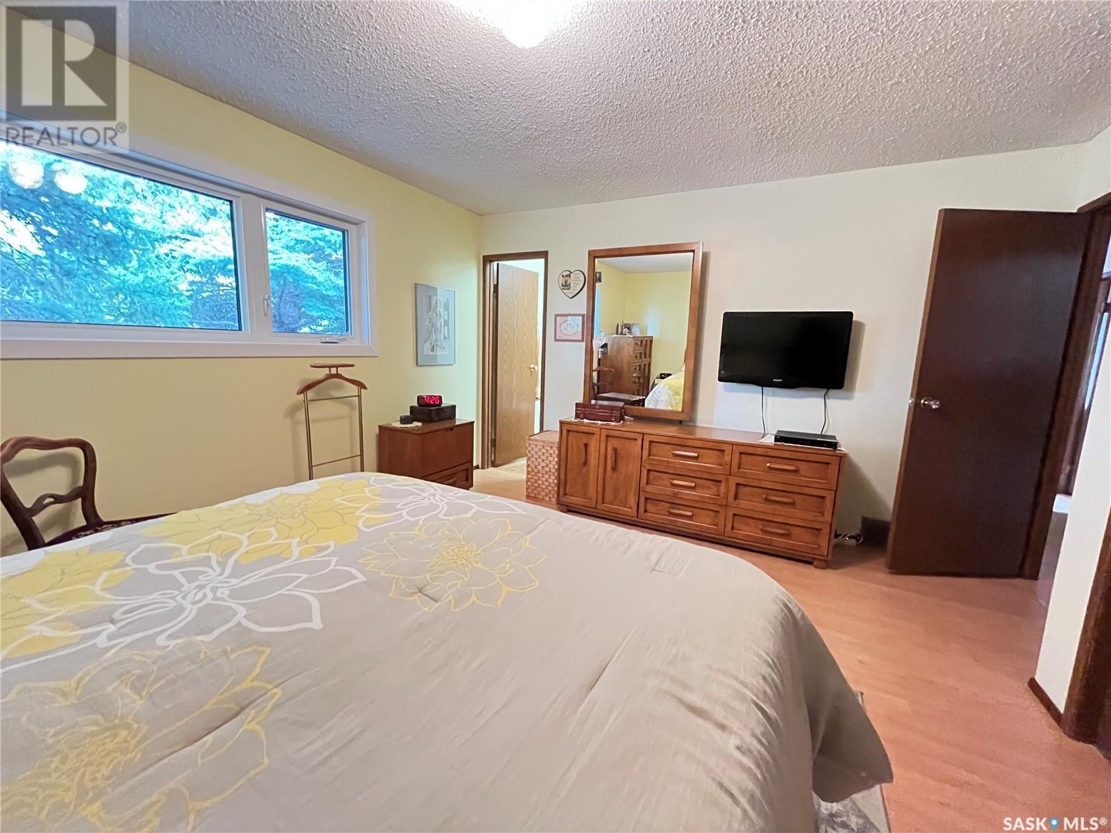 12 Chinook Place, Maple Creek, SK - Indoor Photo Showing Bedroom