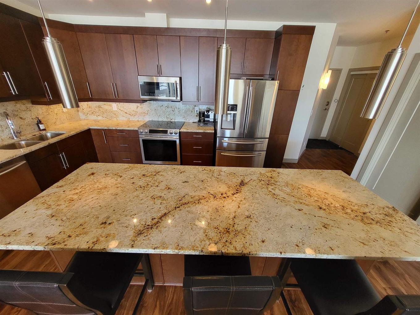 2101-2260 Sleeping Giant Parkway, Thunder Bay, ON - Indoor Photo Showing Kitchen With Double Sink With Upgraded Kitchen