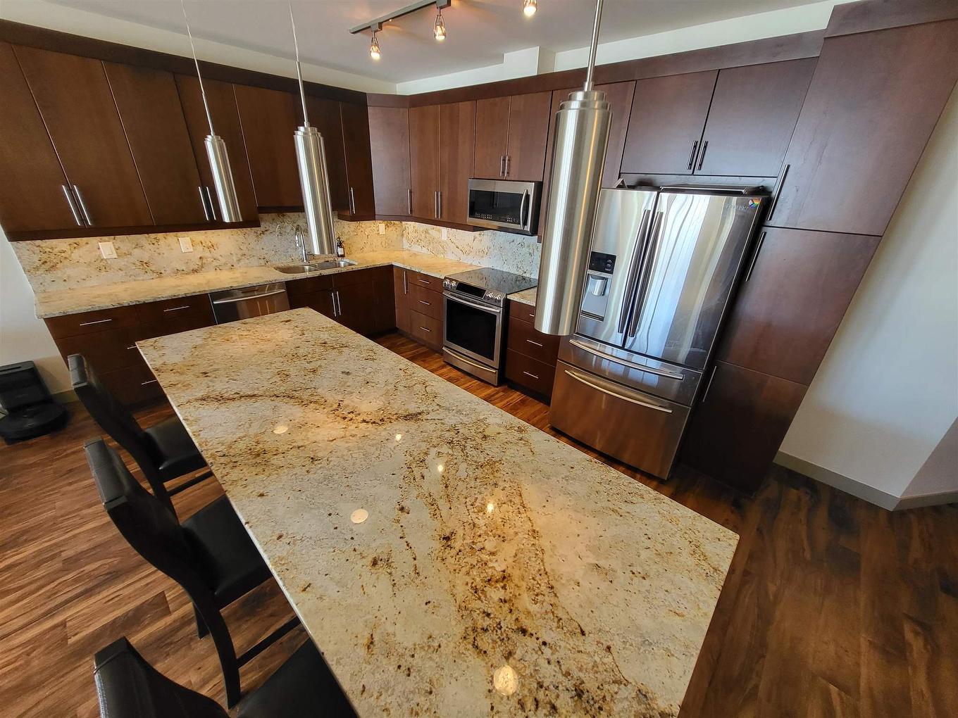 2101-2260 Sleeping Giant Parkway, Thunder Bay, ON - Indoor Photo Showing Kitchen With Upgraded Kitchen