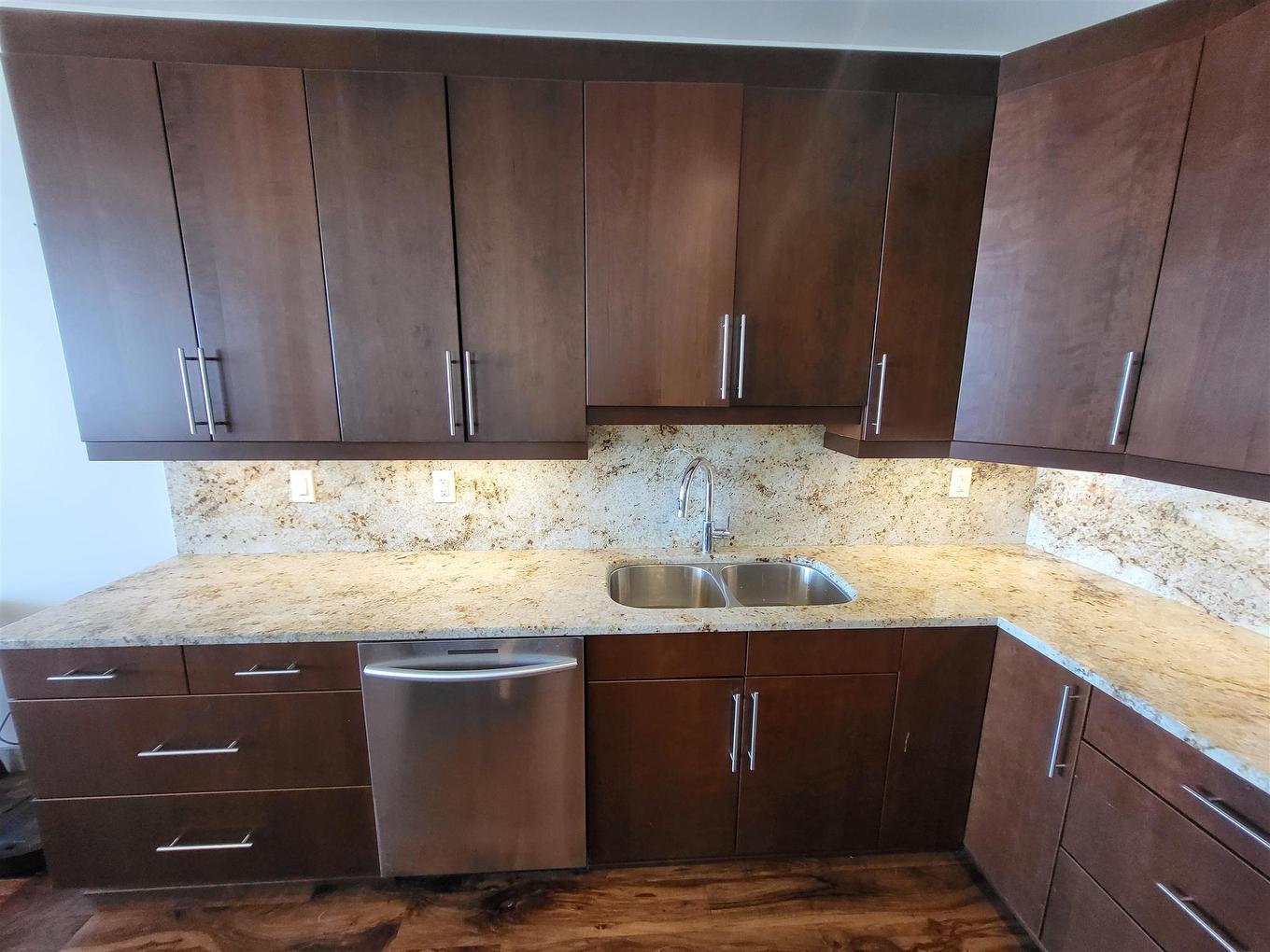 2101-2260 Sleeping Giant Parkway, Thunder Bay, ON - Indoor Photo Showing Kitchen With Double Sink With Upgraded Kitchen
