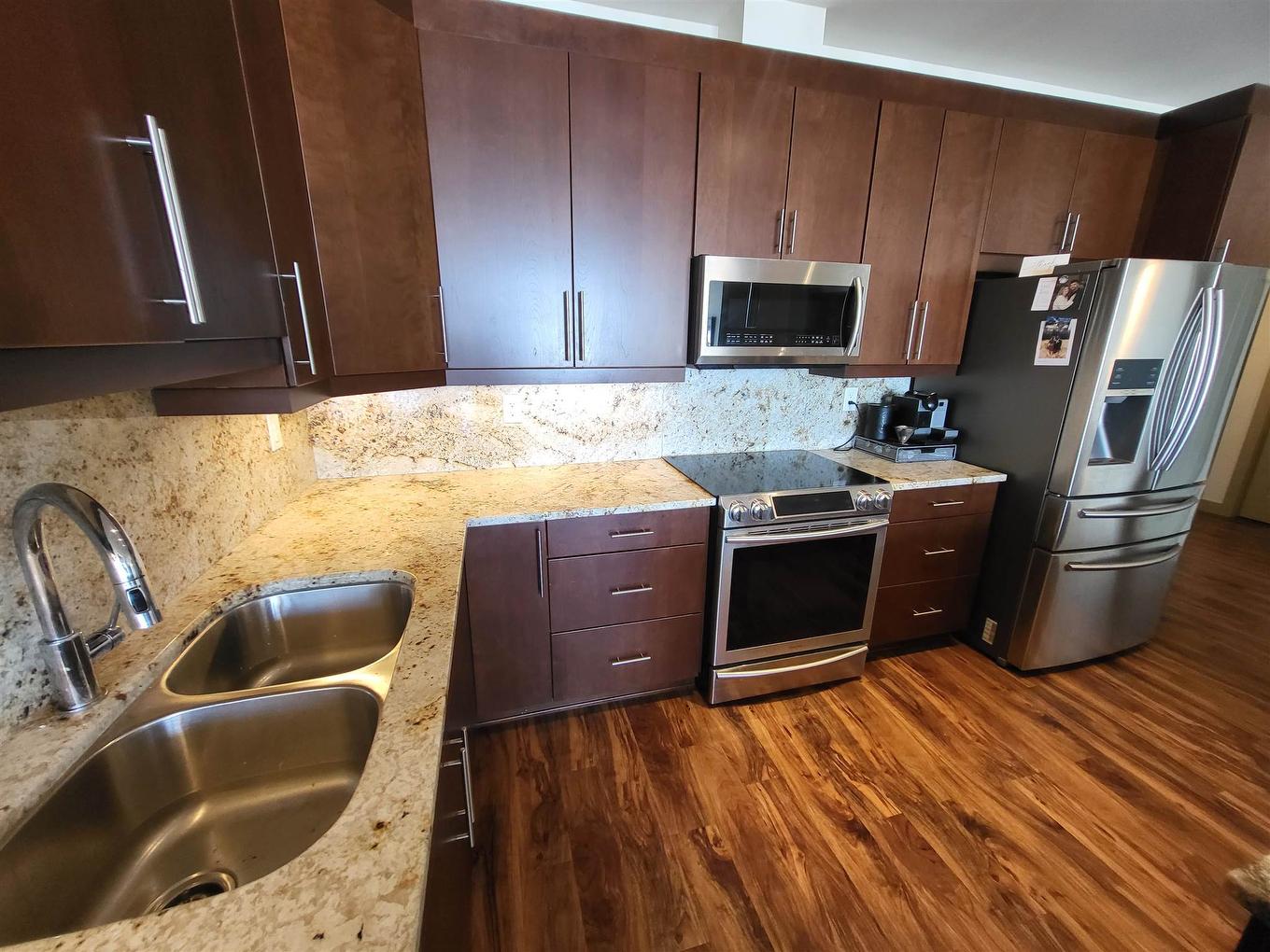 2101-2260 Sleeping Giant Parkway, Thunder Bay, ON - Indoor Photo Showing Kitchen With Double Sink