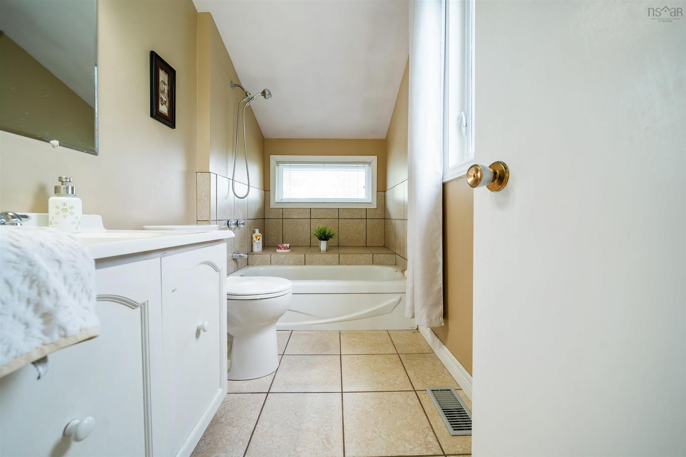 473 Highway 204, Amherst, NS