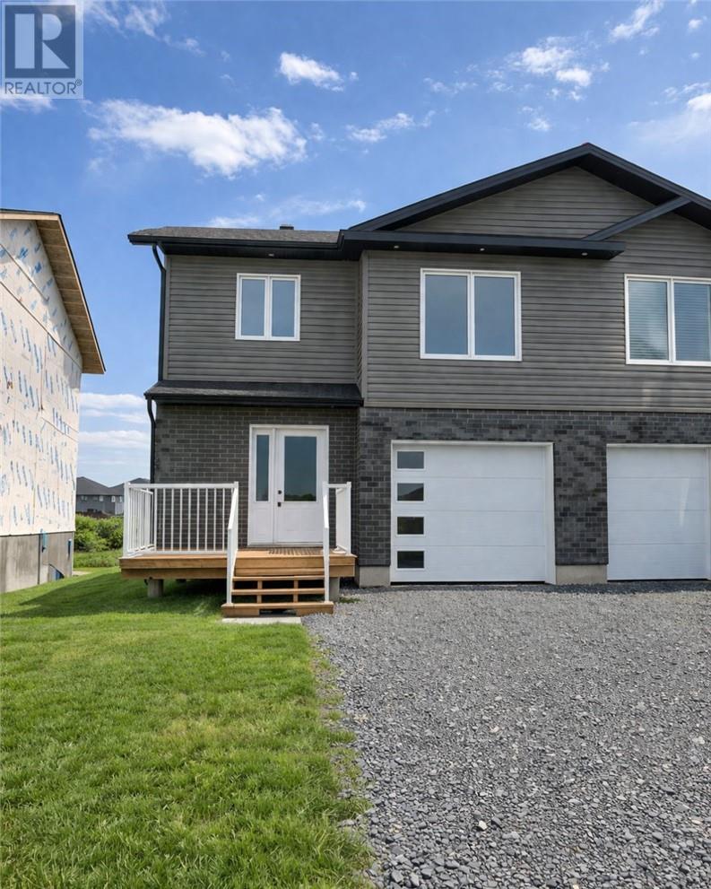 2951 Ruby Street, Chelmsford, ON - Outdoor