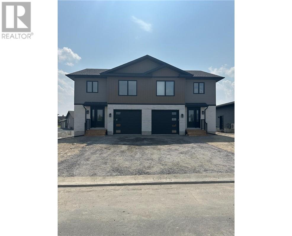 2951 Ruby Street, Chelmsford, ON - Outdoor With Facade