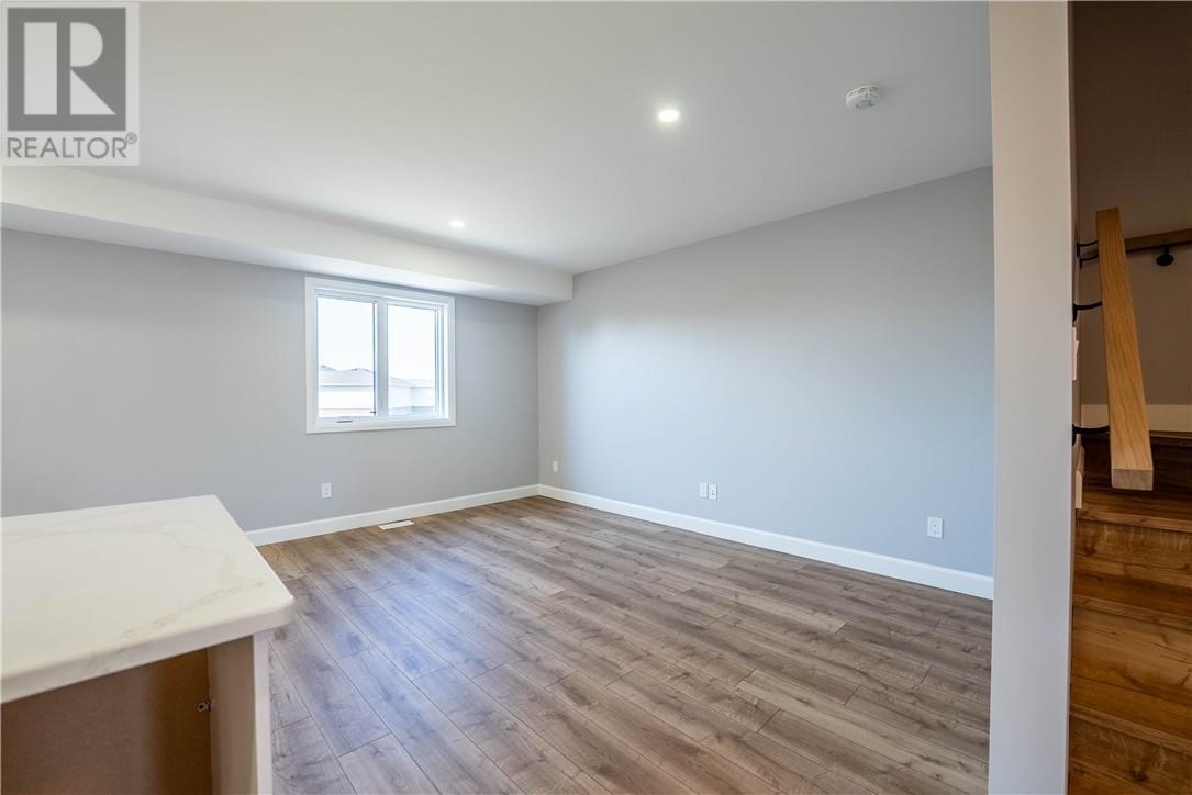 2951 Ruby Street, Chelmsford, ON - Indoor Photo Showing Other Room