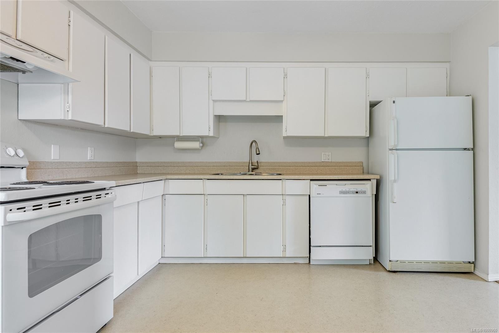 164 Crawford Rd, Campbell River, BC - Indoor Photo Showing Kitchen
