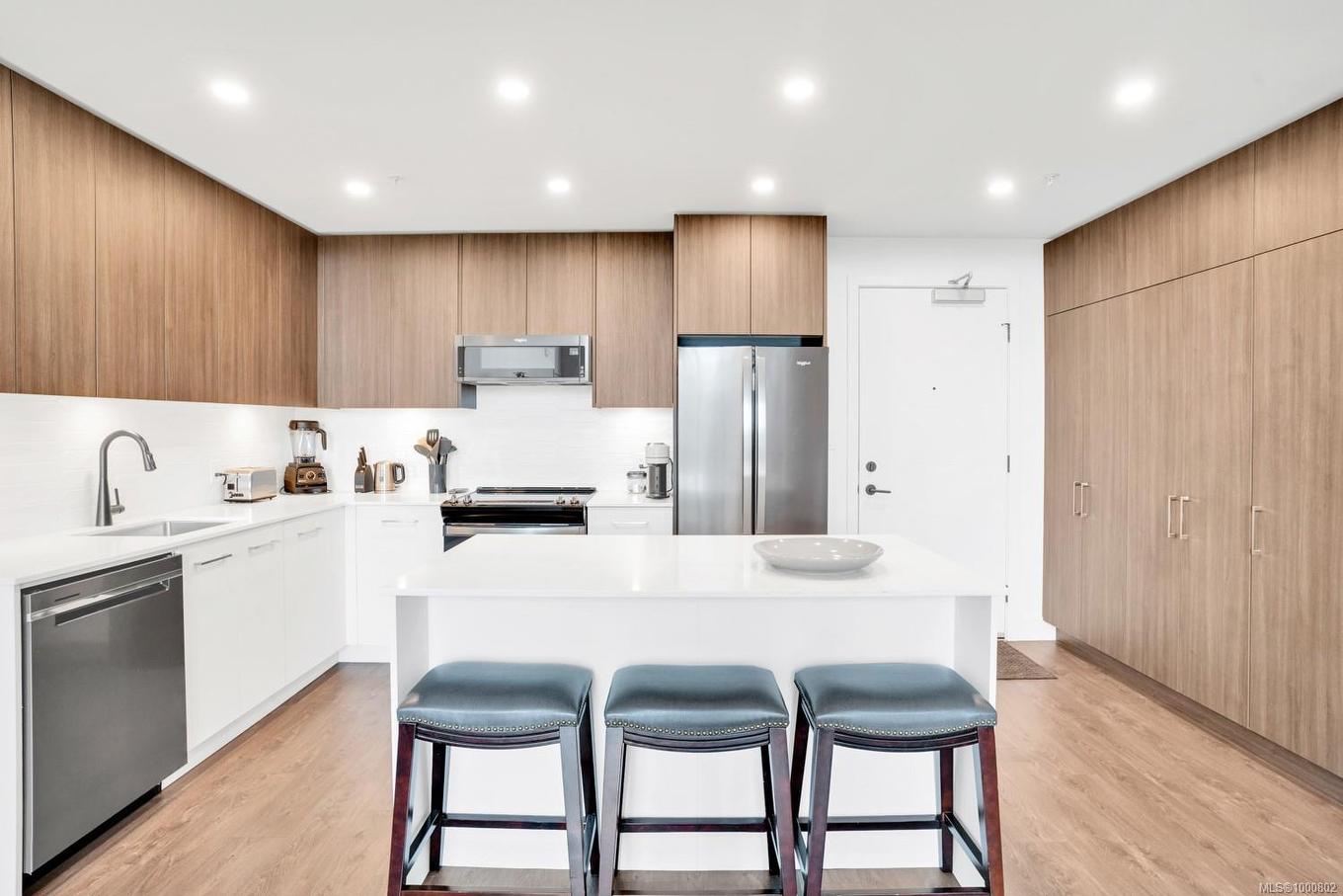 531-920 Reunion Ave, Langford, BC - Indoor Photo Showing Kitchen With Upgraded Kitchen